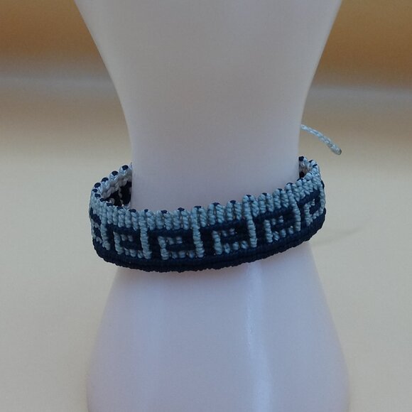 Unisex Woven Macramé Thread Bracelet Andean Labyrinth Design Cusco - Picture 6 of 8